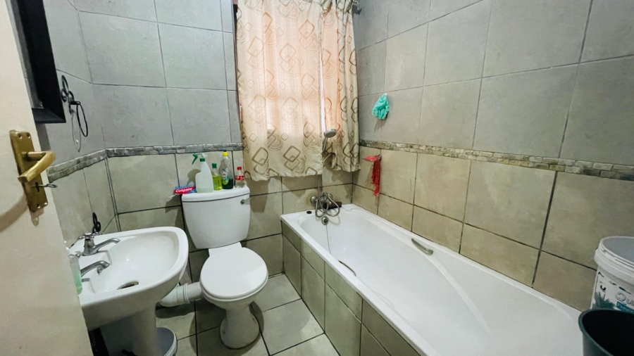 2 Bedroom Property for Sale in Potchefstroom South North West